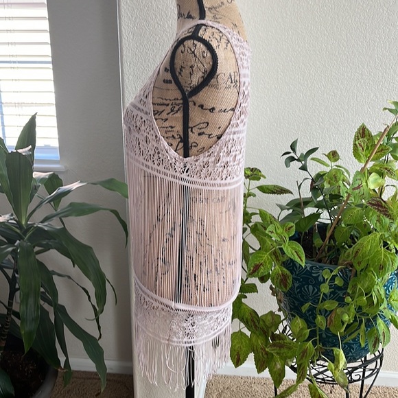 Bettinis Cover-Up Dress w/Fringe
Excellent Condition - Picture 4 of 6